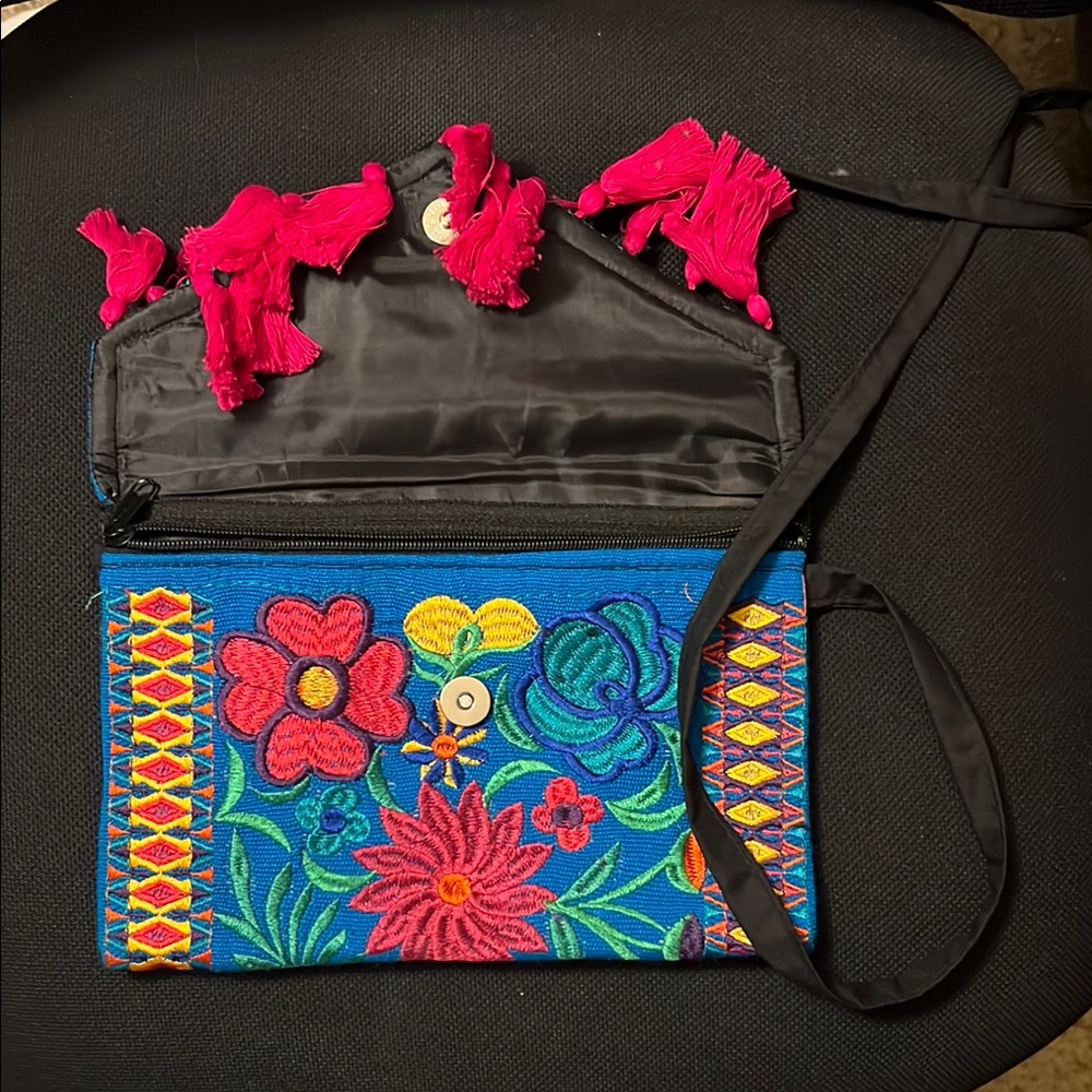 Colorful Embroidered Women's Bag - Picture 3 of 3